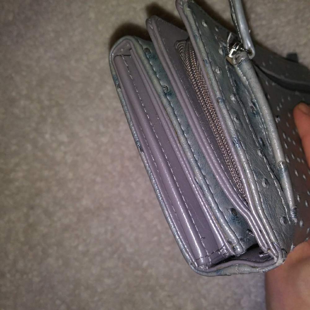 Buxton Wallet - Picture 4 of 8